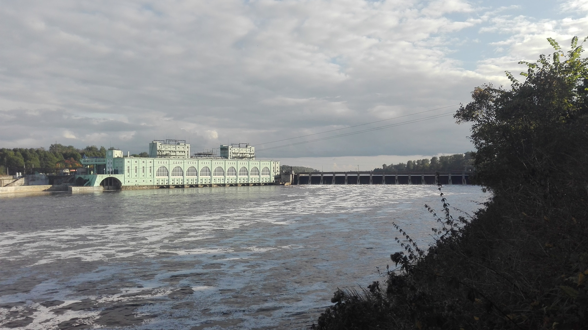 Вода в реке волхов. Река Волхов ГЭС. ГЭС Волхов. Волховская ГЭС 1942. Пороги на реке Волхов.